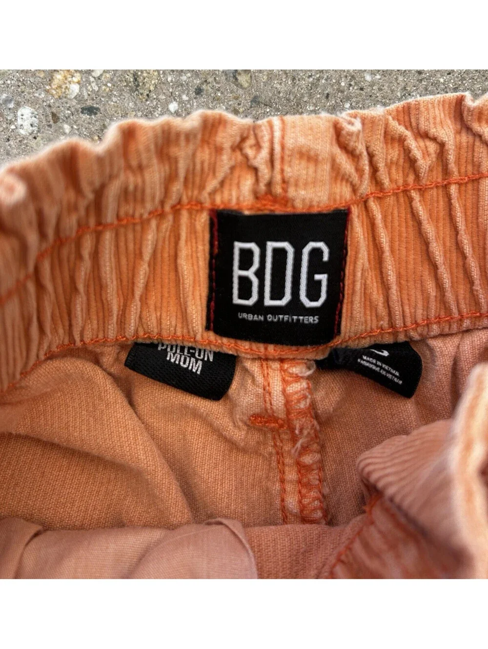 BDG Urban Outfitters Cut Off Shorts Pull on Mom Corduroy Orange Sz 22"W - Picture 4 of 10